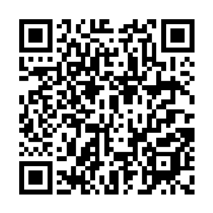 就想着女儿此刻在楼下的车里会怎样的伤心忐忑二维码生成