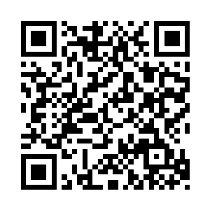 就把他们两个强壮的大男人甩得一个飞到树上二维码生成