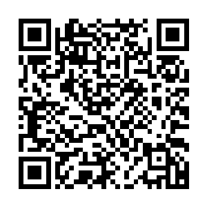 就挺到一阵桌椅撞倒的声音和一道熟悉的不能再熟悉的声音了二维码生成