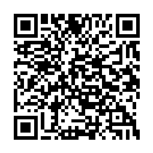 就有两名站在尸身旁边的校尉弟兄变得惶恐无比二维码生成