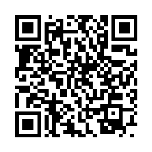 就正好看见了徐娇娇站在那条缝隙的正中间二维码生成