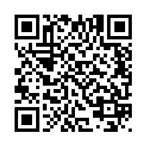就看到一个巨人轰隆隆狂本跑而至二维码生成