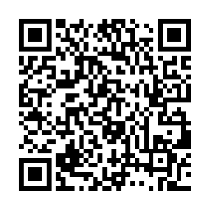 就看到右手手腕主动脉被匕首割开后正在飙血的情景二维码生成