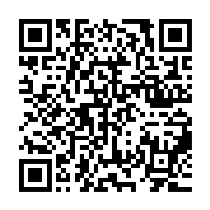 就看到姨娘韩氏衣衫不整披头散发地从小桥的另一边匆匆而回二维码生成