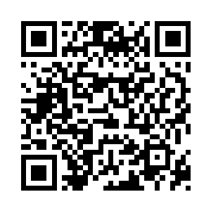 就看到男人手里正拿着她白天才买下的钥匙扣二维码生成