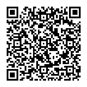 就看到秦方的脖子上多出了一枚造型相当奇特的项链……从圣子彼得手中迁过来的二维码生成