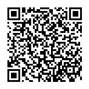 就看见之前一直都站在那里没动的秦受兄突然好像移形换位一般的二维码生成