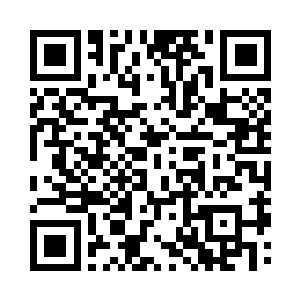 就看见前面的路口上一队马车早已经候着二维码生成