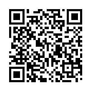 就看见史蒂芬跟一只花枝招展的蝴蝶似的二维码生成