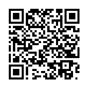 就站在张潇晗先前站着的长桌的后面二维码生成