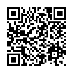 就算是将一块巨石绑在腿上也能抬起二维码生成