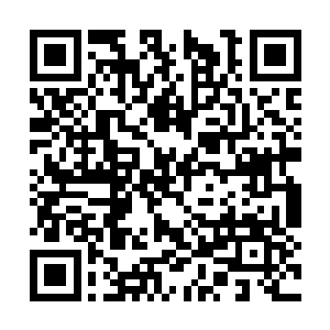 就至少有三个人拥有着或轻或重的种族歧视的倾向二维码生成