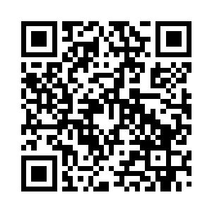 就见一张被他特意加宽加大的土床上二维码生成