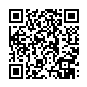 就见到前方的半空中几艘宝船悬浮着二维码生成