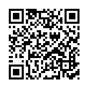 就见到那个修士又拿出了一面旗幡摇动了三下二维码生成