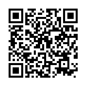 就见李坤回手从随侍手里接过两样东西二维码生成