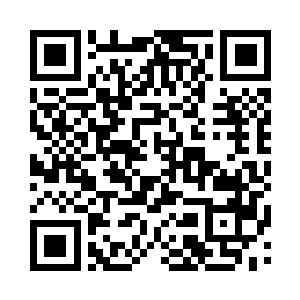 就让候在一边的店员快速取来了一个小箱子二维码生成