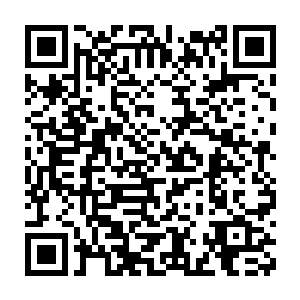 就这么稳稳当当地将跳下来的美女班主任老师徐敏静给接了个正着二维码生成