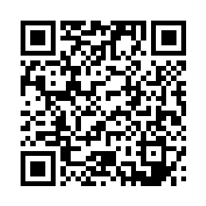 就连十二小姐和古玉也都是不断的后退二维码生成