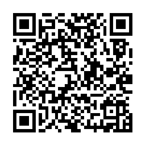 就连妻子那个裱糊得并不好的孔明灯都摇摇晃晃的飞上天空二维码生成