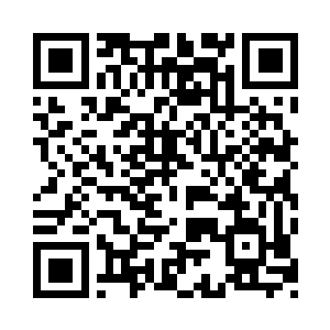 就连身为女生的学习委员也帮忙捧了几本二维码生成