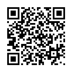 就连那张精心打扮的妆容都变得扭曲二维码生成