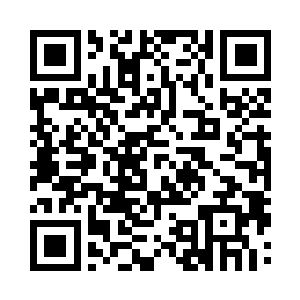 就那样披着大衣就把里面的黑sè内衣脱掉二维码生成