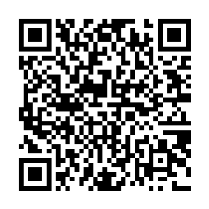 尽管因为过于仓促的缘故他只用了一个最简单的护体光罩二维码生成