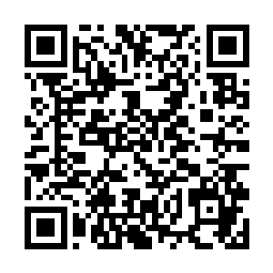 居客阻止了正要再次击杀第二波飞到城墙上方的天使二维码生成