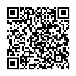 居然在那柄黑色的匕首下面好像纸张一样被轻易划破二维码生成