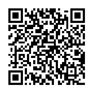 屋顶中央的位置不知什么时候出现了一颗巨大的星星吊灯二维码生成