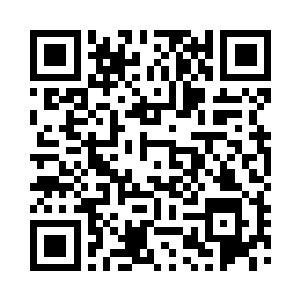 屏幕上出现了几个一看就是亚裔黄种人的样子二维码生成