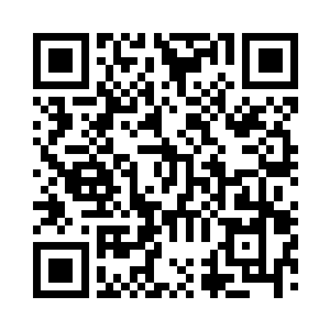 属下在严复先生的居所内安插了两名下人二维码生成