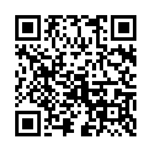 山谷之中密密麻麻长满了不知名的花草二维码生成