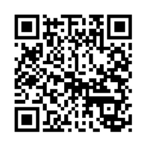 崔泰便很自然的挪了一个位置过来二维码生成