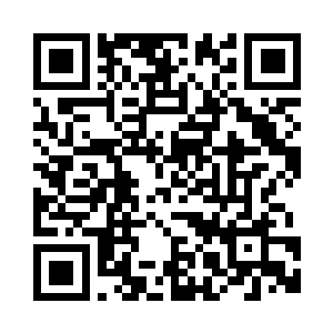 左手更是下意识抱住了自己的右臂二维码生成