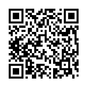 左手的食指在自己的上嘴唇上面滑动了一下二维码生成