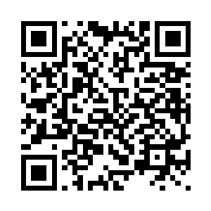 左臻仔细观察了城门前的战斗痕迹二维码生成