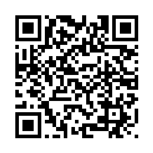 左边黑衣人手中多出一柄血色宝剑二维码生成