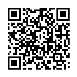 巨大的身躯犹如从天坠落的陨石朝地面载去二维码生成