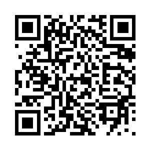 巨狼似乎对满地的彼岸之花有些畏惧二维码生成