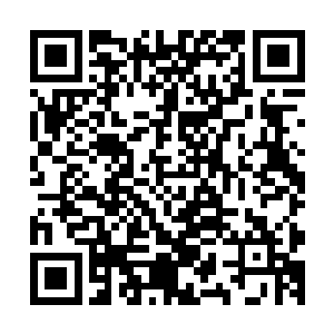 差不多能分辨出这些血腥气是来自于不远的前方一间房舍之中二维码生成