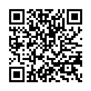 已经把小狼崽弄干净的龙战立刻过来帮忙二维码生成