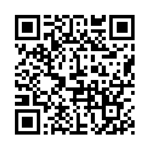 已经有不少人围住老伯询问价格了二维码生成