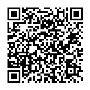 巴克从这些女兵身边无声经过的身影倒是一点点的让这些女人镇定不少二维码生成