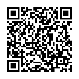 巴克则全靠喝滚烫的咖啡和伏特加才能保持身体温度二维码生成