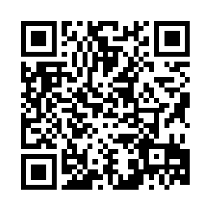 巴克就跟娜塔莎趴在厚厚的雪地里二维码生成