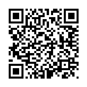 巴克无声的回头看看那几乎没有灯光的艾萨克二维码生成