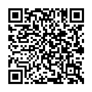 巴克笑着解释极端教派是不允许男性佩戴首饰的二维码生成