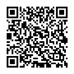 巴克让自己尽量把注意力集中在眼前的病人身上二维码生成